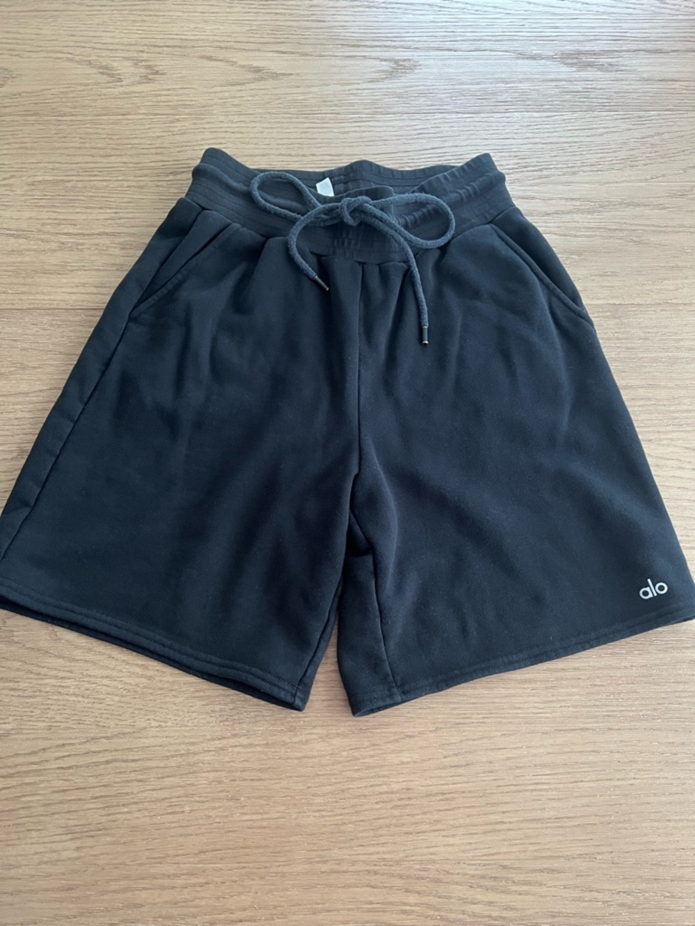 ALO Drawstring Shorts - Medium